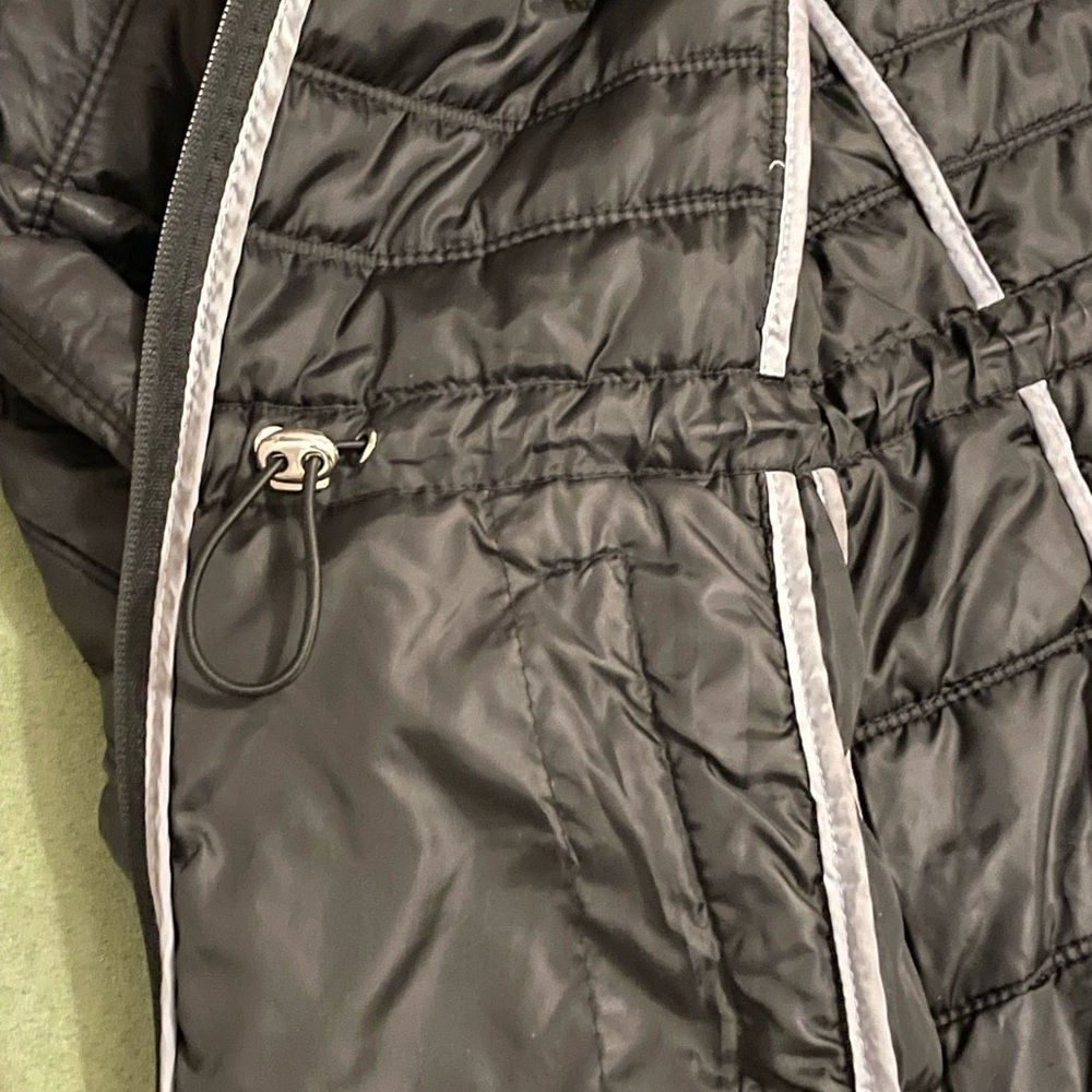 Guess Packable Puffer Coat - Picture 7 of 9